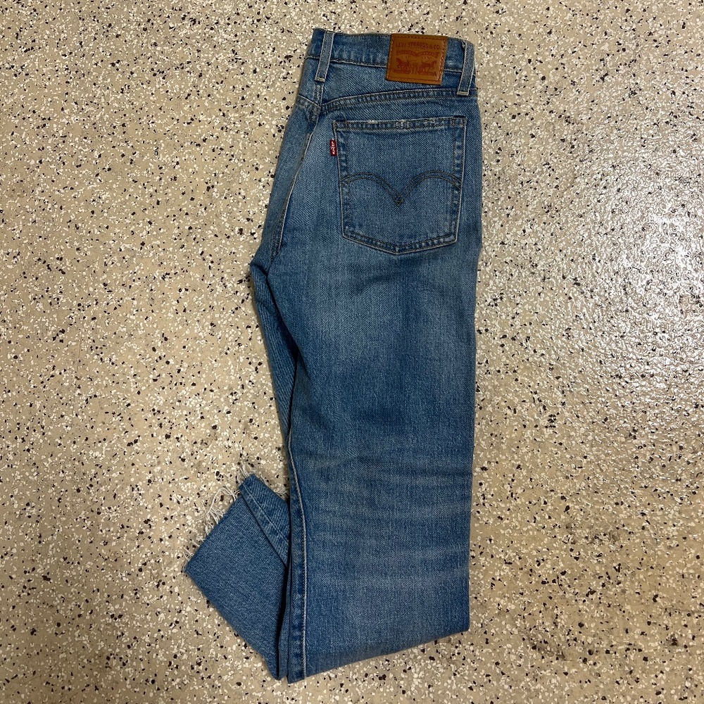 LEVI STRAUSS | Women's Mid Rise Straight Jeans | Size 29